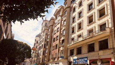 El precio de los pisos compartidos baja en Madrid y Barcelona, pero sube en Segovia y Lleida