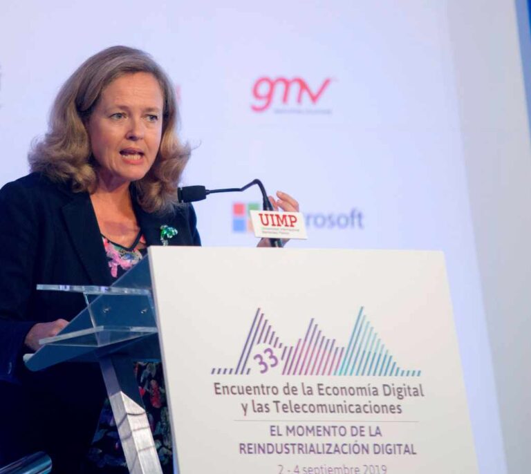 Calviño alerta de que no tener Gobierno va a ser un freno para el crecimiento económico
