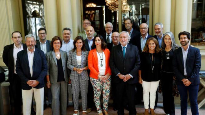Reunión de representantes del catalanismo moderado. Astrid Barrio, Fernández Teixidó y Germà Gordó entre los impulsores del nuevo partido catalanista de centro derecha