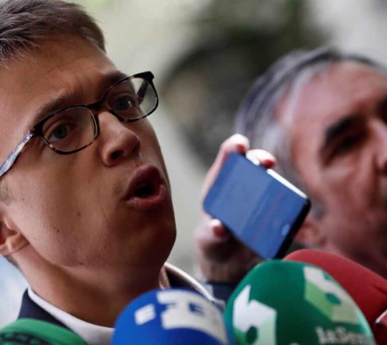 Podemos sobre Errejón: "No es lo mismo enfrentarse a Isa Serra que a Iglesias"