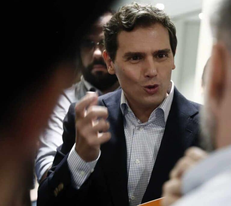 Ciudadanos se olvida de la estrategia del 'no' a Sánchez ante el vértigo electoral