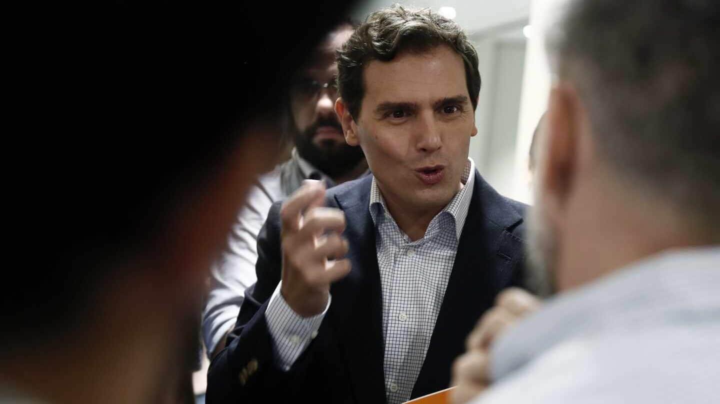 Ciudadanos se olvida de la estrategia del 'no' a Sánchez ante el vértigo electoral