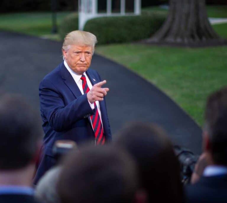 El gusano está en los hiperliderazgos