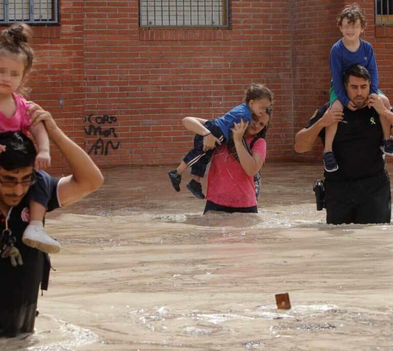Más de 450 personas han sido ya rescatadas en la Vega Baja (Alicante) por el temporal