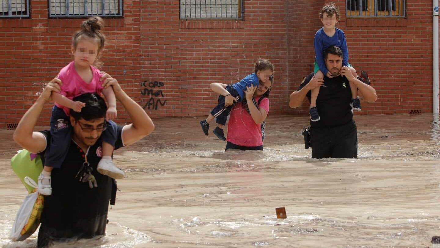 Más de 450 personas han sido ya rescatadas en la Vega Baja (Alicante) por el temporal