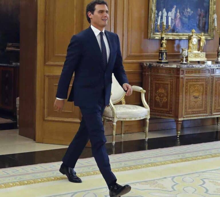 Rivera insta a Sánchez a elegir tras su cita con el Rey: Ciudadanos, Podemos o elecciones