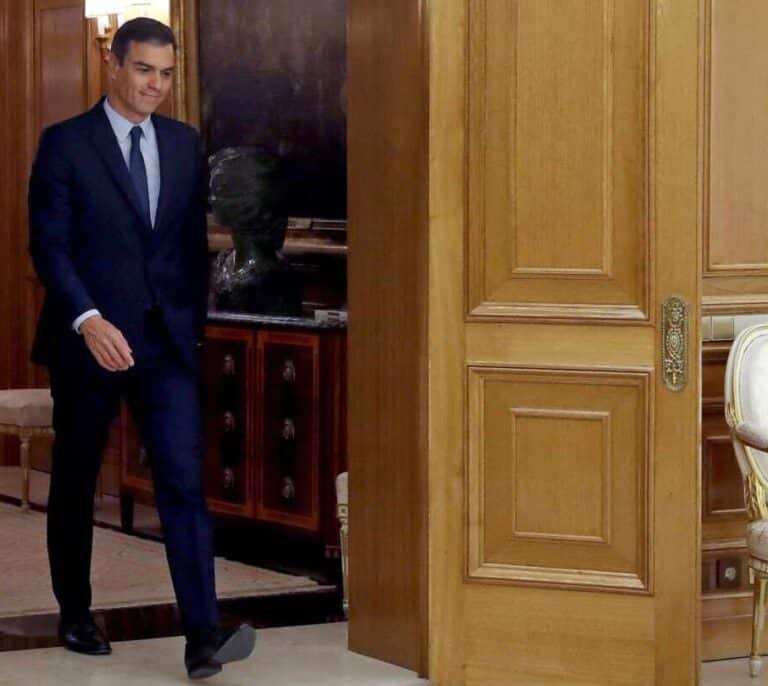 S&P 'regala' a Pedro Sánchez su primera subida de rating pese al bloqueo político