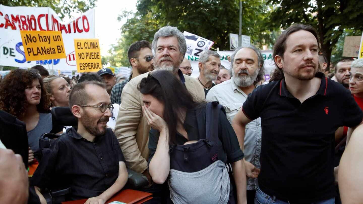 Iglesias y Errejón se esquivan en la marcha por el clima en plena división de la izquierda