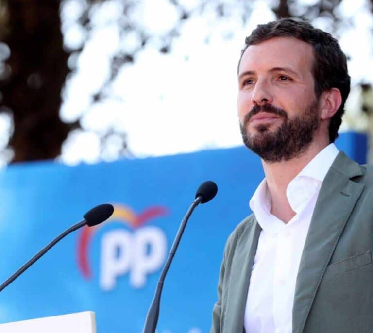 Casado pide a Sánchez que Interior asuma el control de los Mossos d'Esquadra