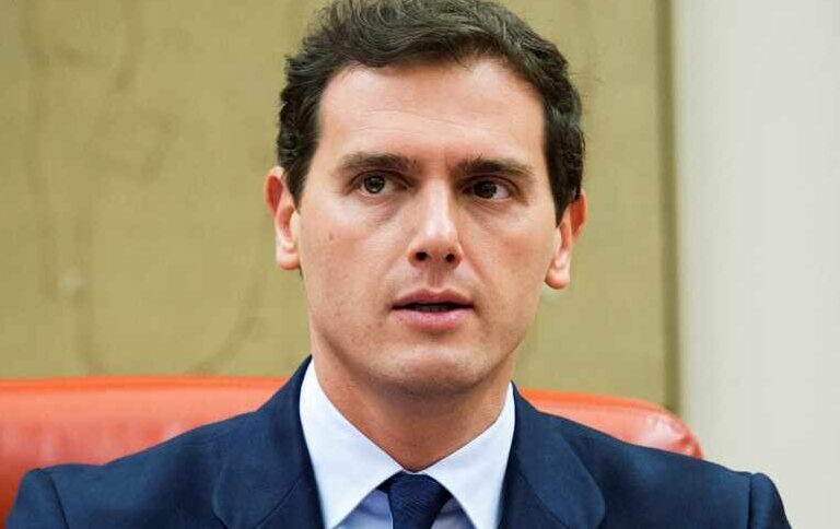 Rivera reacciona: ofrece a Casado una abstención conjunta para romper el bloqueo
