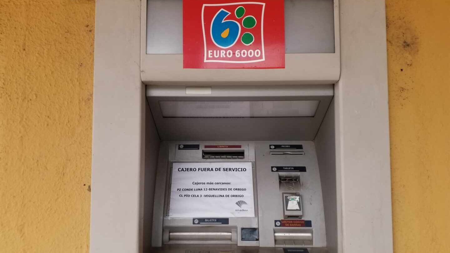 La CNMC investiga si varios bancos operaron como un 'cártel' para repartirse los cajeros