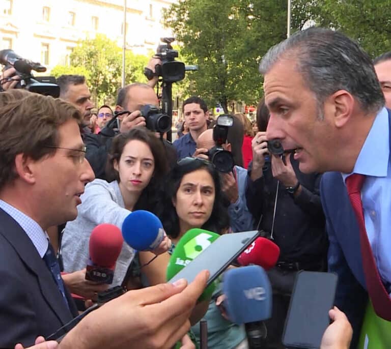 El PP toma posiciones e incide en las diferencias con Vox en plena precampaña