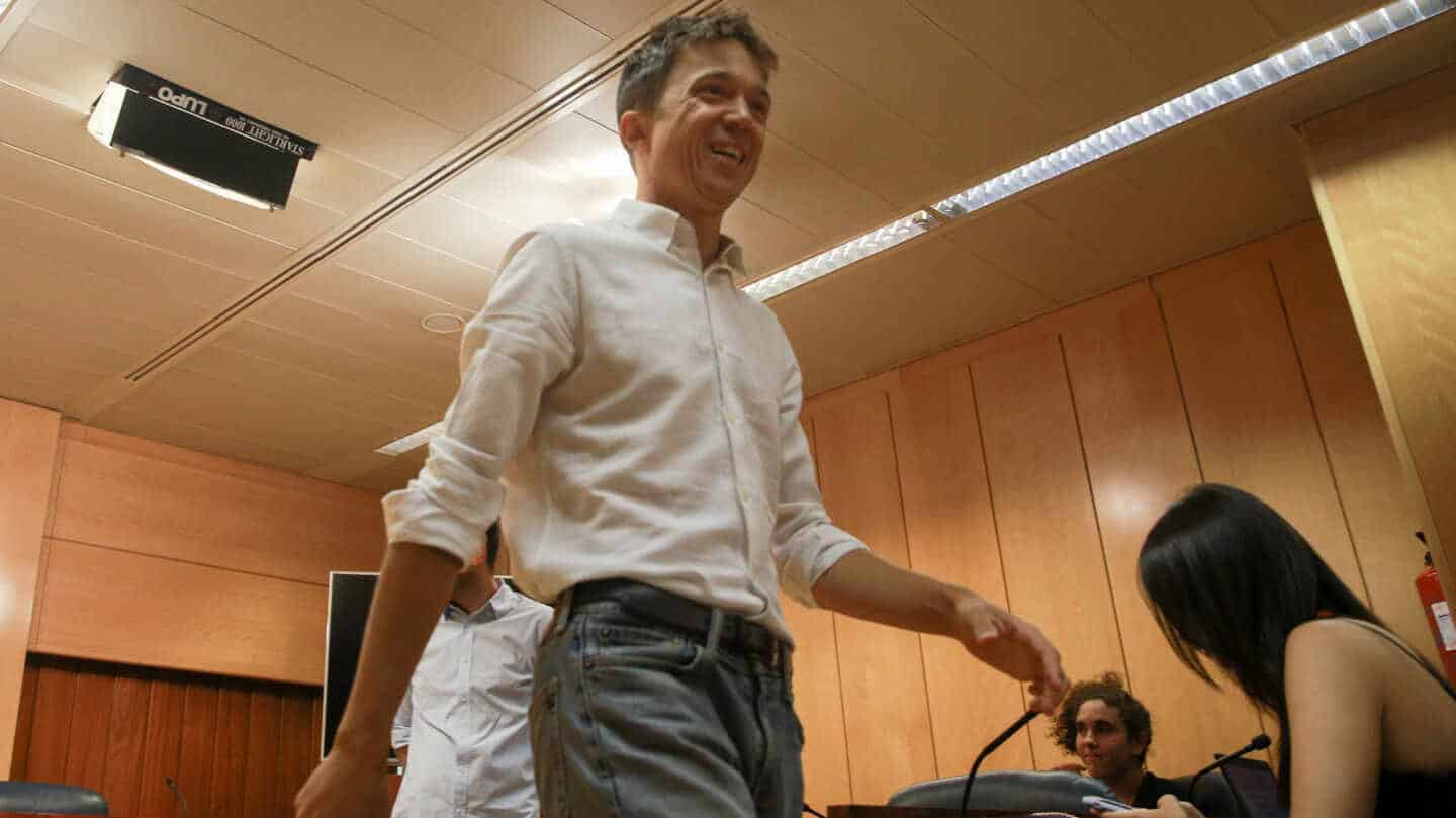 Errejón amenaza con hacer saltar por los aires las confluencias de Podemos el 10-N