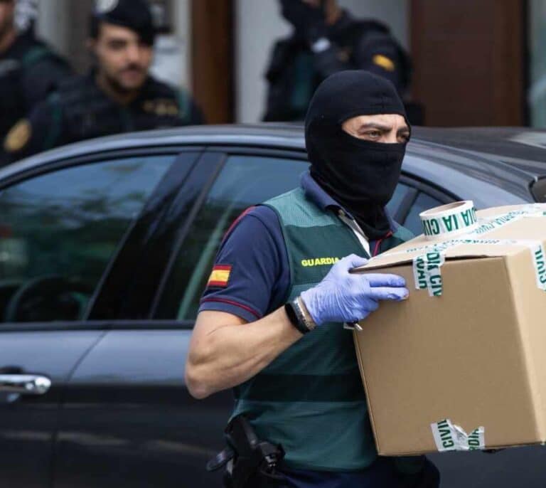 Torra recrimina a Sánchez la detención de "ciudadanos comprometidos" de los CDR