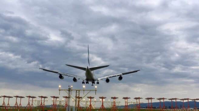 cropped-avión-aeropuerto-bcn-ep.jpg