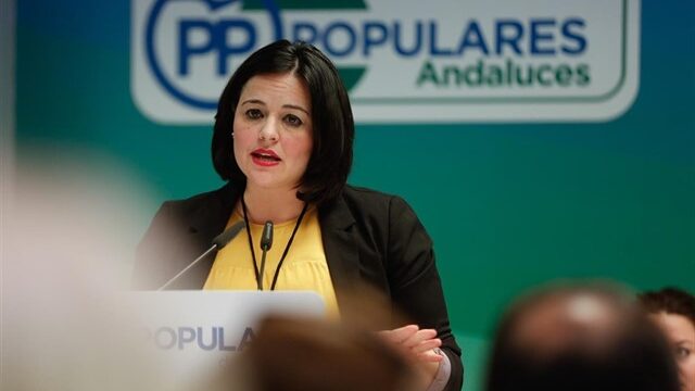 La presidenta del PP de Sevilla defiende, en catalán, las ayudas contra la inmersión lingüística