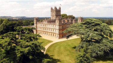 Ya puedes alojarte en el castillo Highclere, el hogar de la película de Downton Abbey