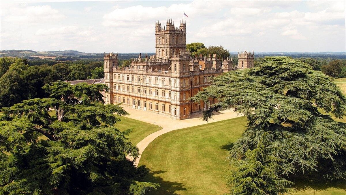 Ya puedes alojarte en el castillo Highclere, el hogar de la película de Downton Abbey
