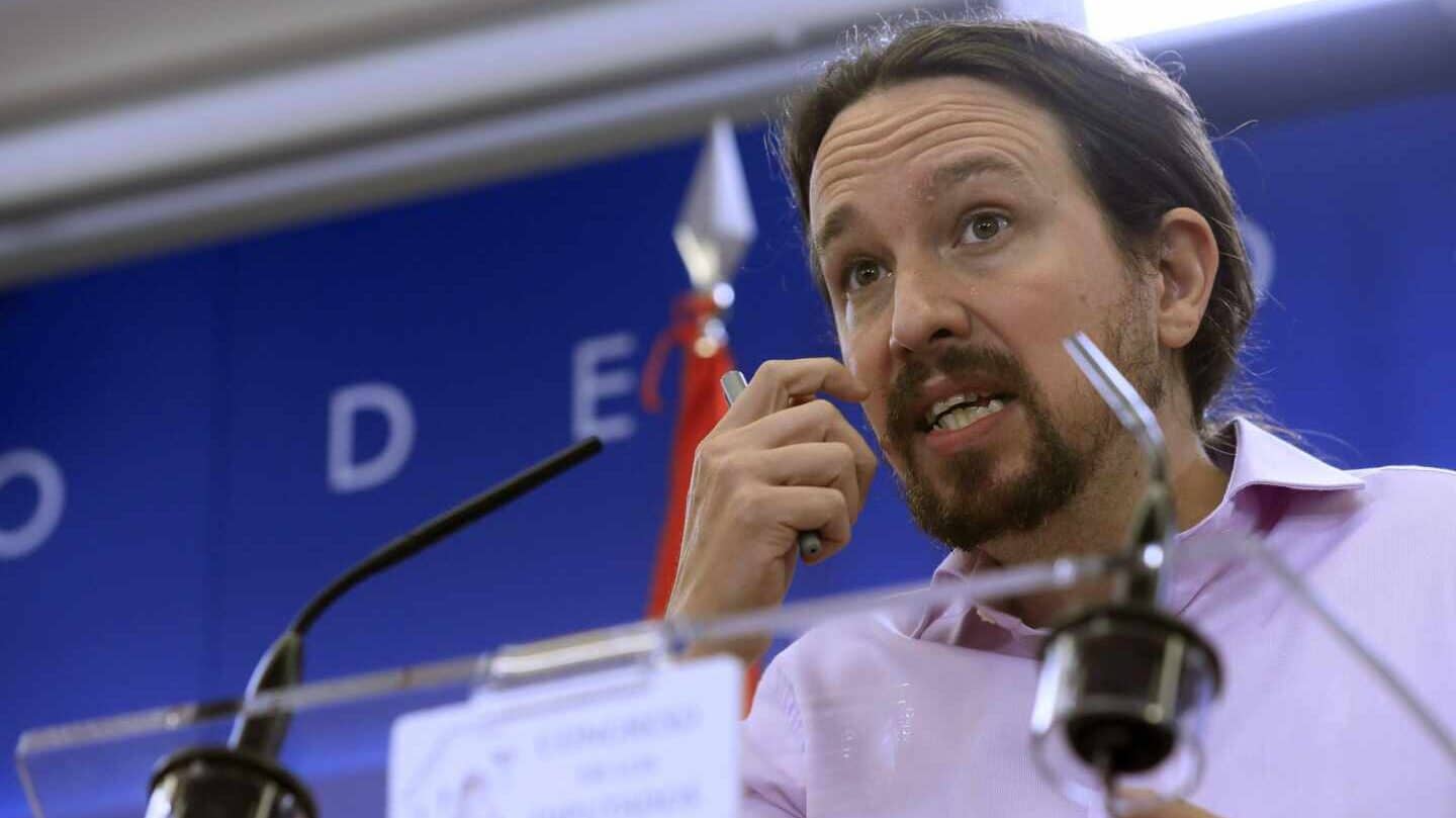 Iglesias resiste la embestida de Sánchez con un ojo puesto en la 'cornada' de Errejón