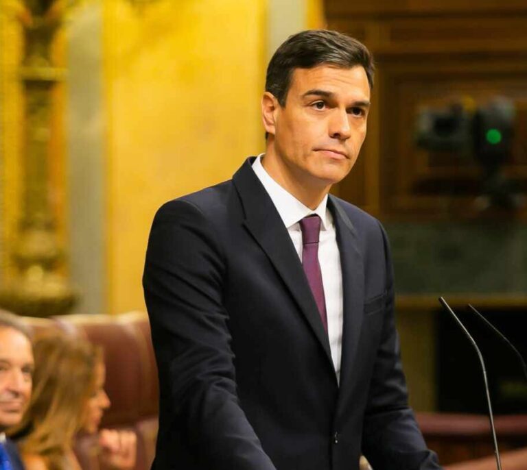 Sánchez asegura que bajará los impuestos a los autónomos y Rivera no se lo cree