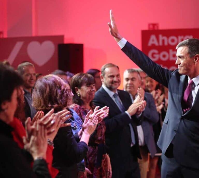 Sánchez reivindica al PSOE como "la izquierda que no se avergüenza de España"