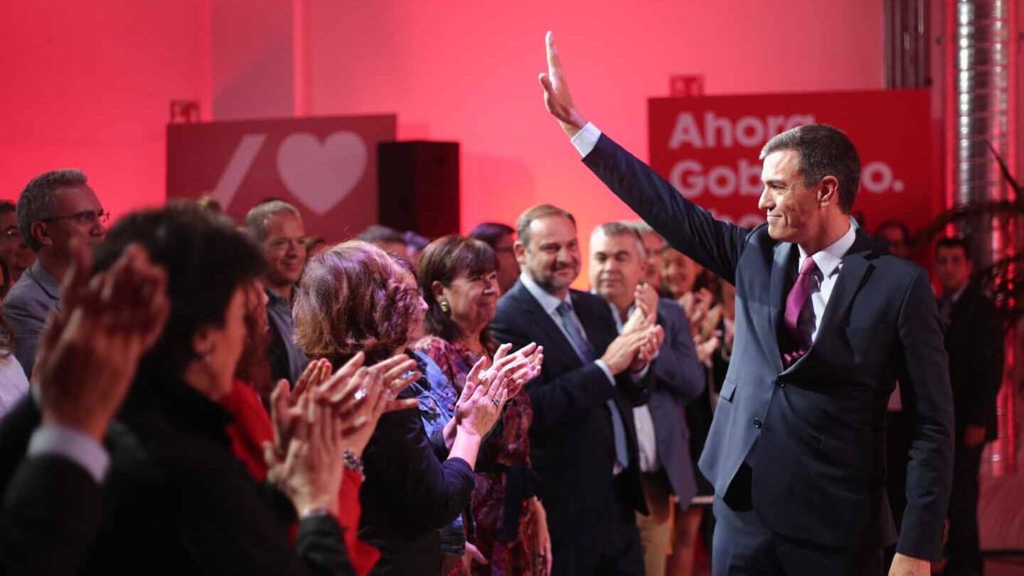 Sánchez reivindica al PSOE como "la izquierda que no se avergüenza de España"