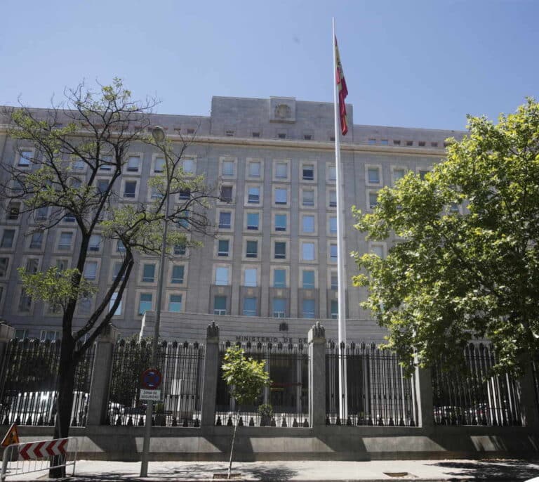 Una falsa alarma por dos paquetes sospechosos provoca la evacuación del ministerio de Defensa