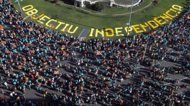 diada_2019_pinchazo Vista aérea de la plaza de España de Barcelona al inicio de la manifestación de la Diada.
