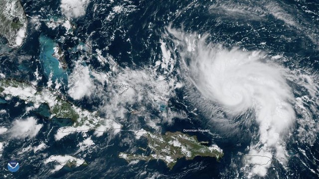 El huracán Dorian deja cinco muertos a su paso por Bahamas