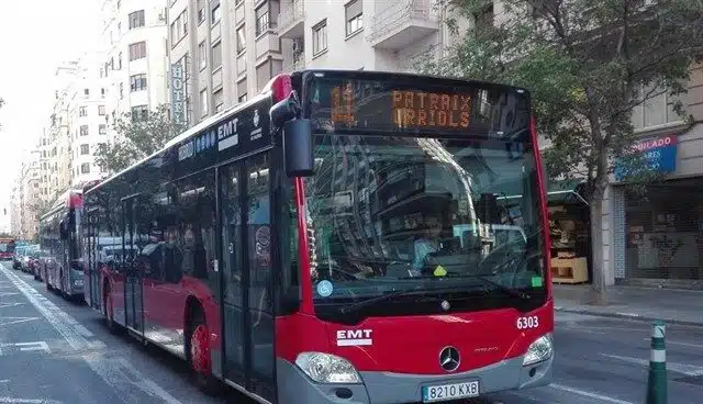 La EMT creará dos carriles bus-taxi en la calle Colón de València y reducirá a uno el de los vehículos privados