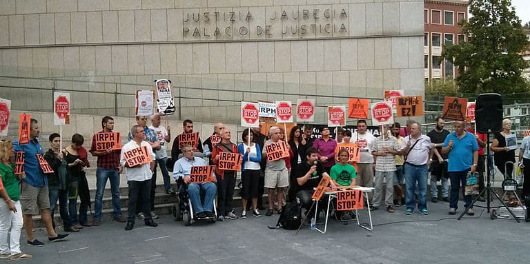 Los bancos se juegan 44.000 millones por posibles abusos en un millón de hipotecas