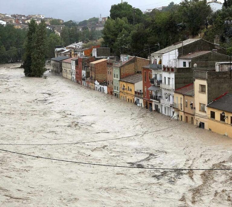 La peor gota fría en años deja dos muertos y varias zonas catastróficas