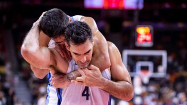 Cuatro corta el mejor partido del Mundial para emitir un calentamiento y anuncios
