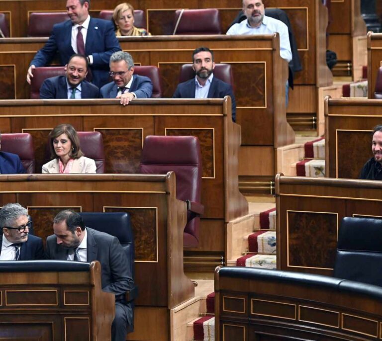 "Éste es el último salvavidas que le echamos a Iglesias, él verá si lo coge"