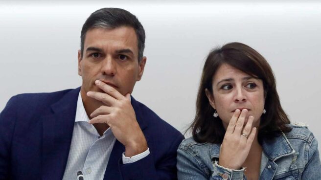 Pedro Sánchez y Adriana Lastra, durante una reunión de la Ejecutiva del PSOE en Ferraz.