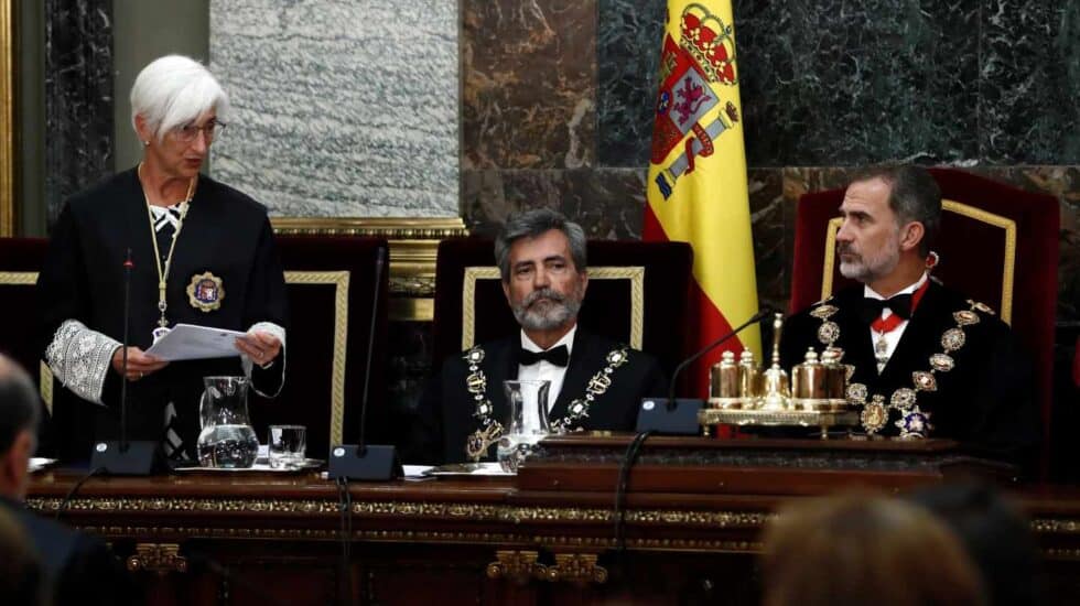 La fiscal general del Estado interviene durante la apertura del año judicial.