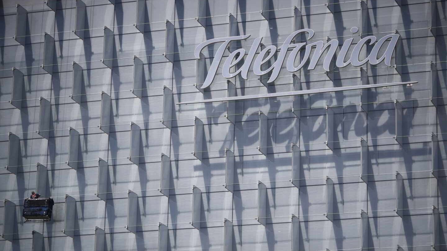 Fachada de la sede central del Grupo Telefónica.
