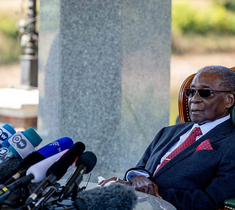 Fallece el expresidente de Zimbabue Robert Mugabe