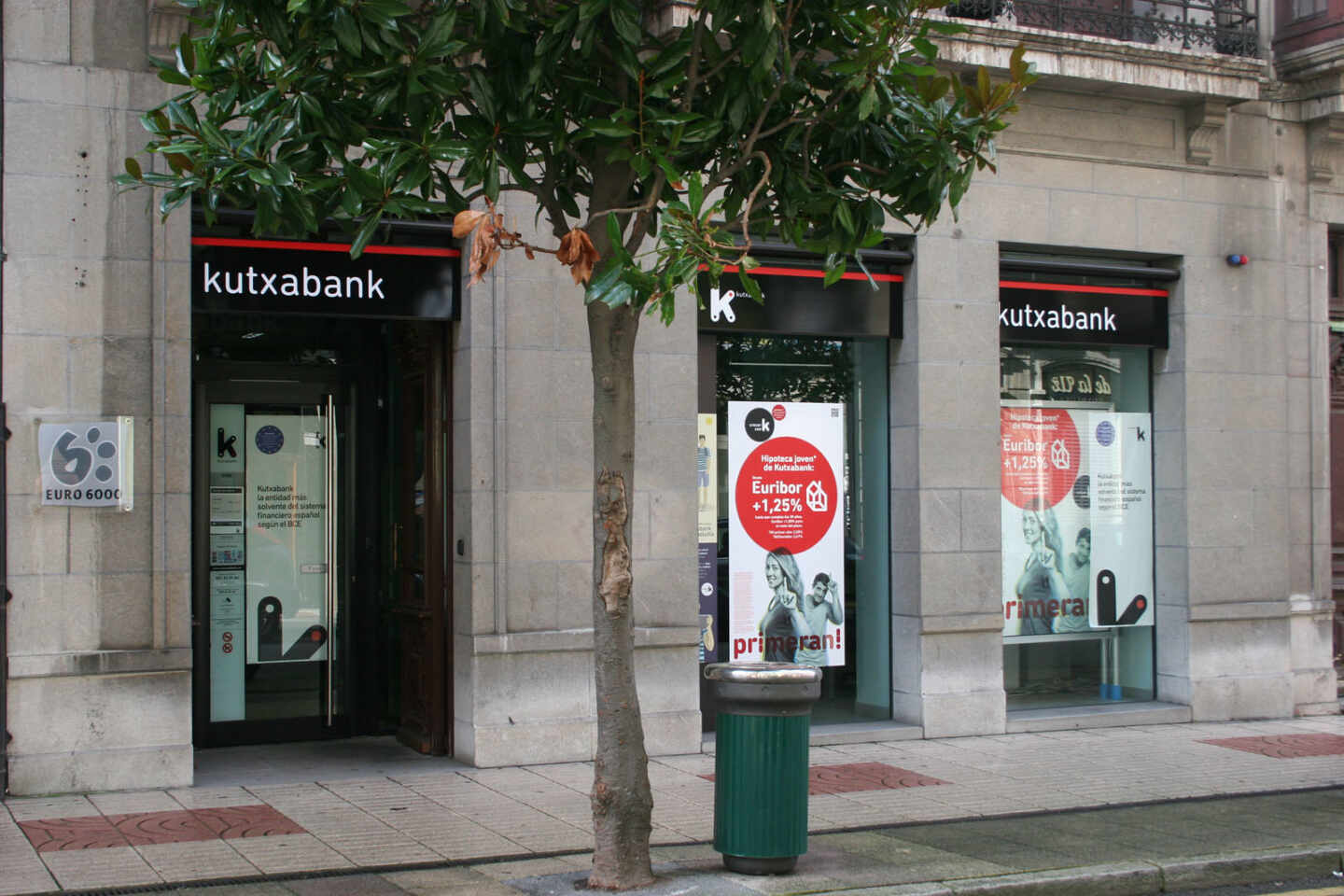 El Tribunal Supremo anula por abusiva una cláusula por descubierto de Kutxabank