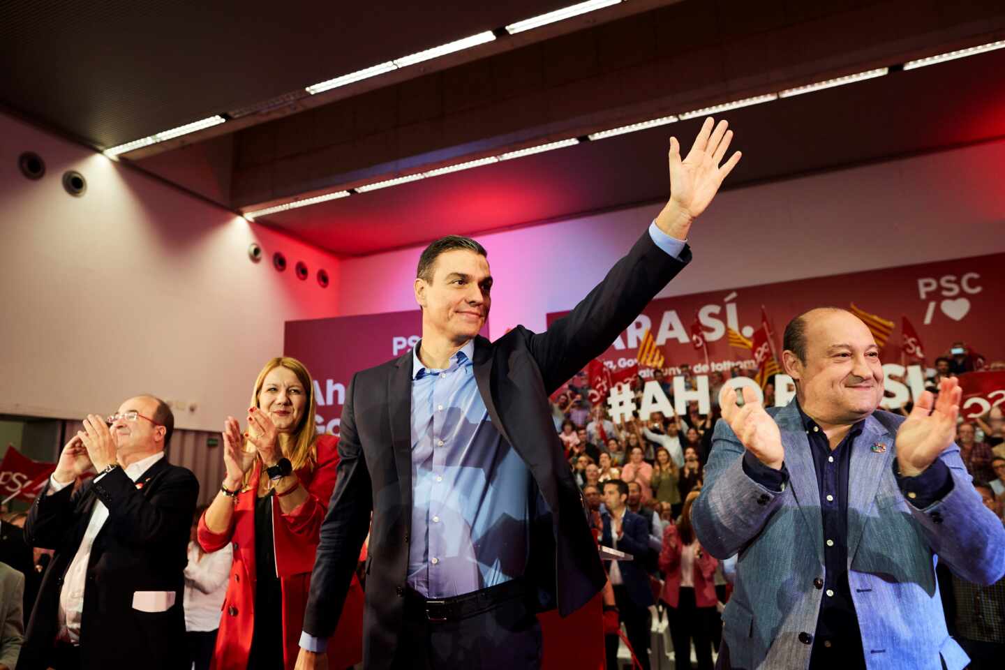 El presidente del Gobierno en funciones, Pedro Sánchez, interviene en un acto preelectoral celebrado este miércoles en Viladecans, Barcelona.