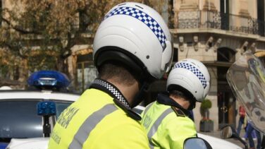 Identificada por presunto abandono de su hija mientras bebía en un bar en Barcelona