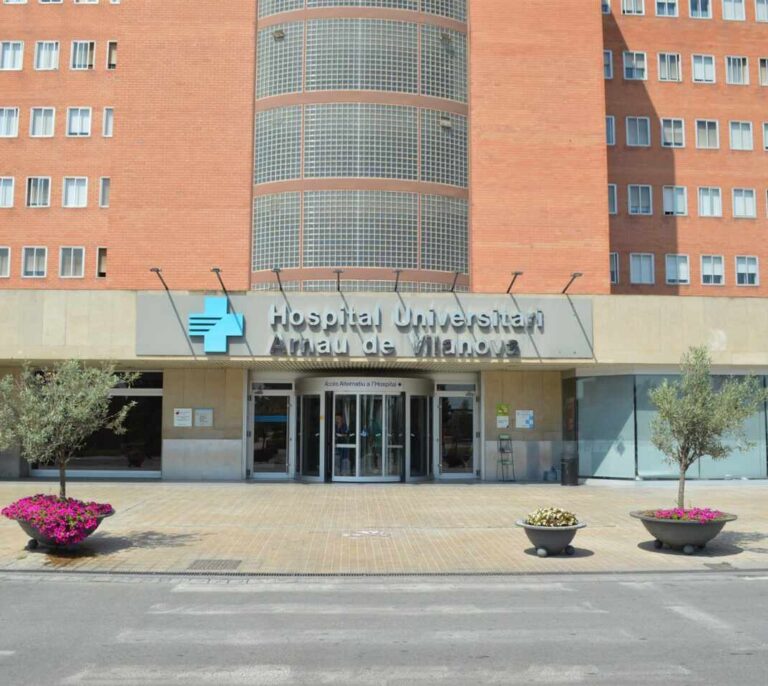 Operado de urgencia de los testículos un herido en los disturbios en Lleida