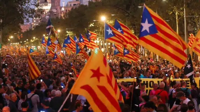 Dos de cada tres catalanes creen que el procés ha perjudicado la economía y la imagen de Cataluña