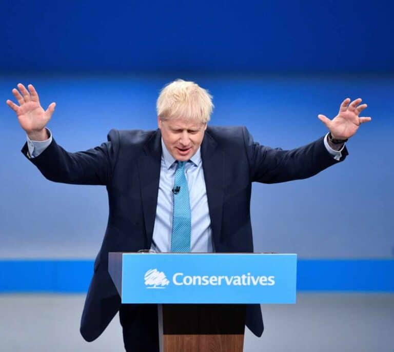 Boris Johnson quiere salvar el Brexit dejando a Irlanda del Norte cuatro años en la UE