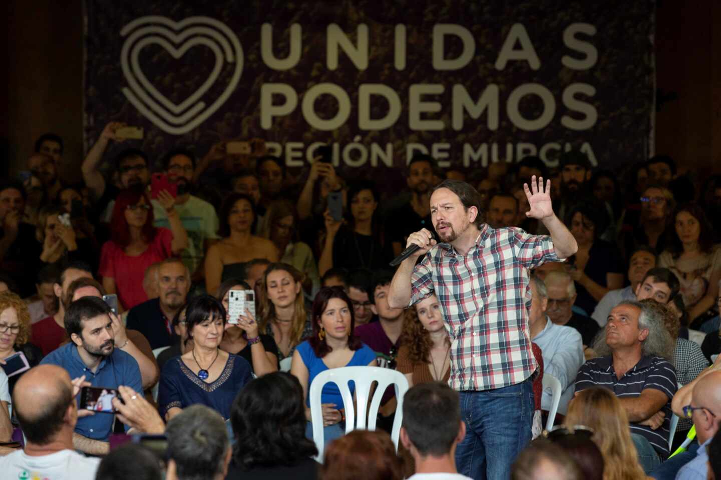 Iglesias, sobre el 12-O: "Habrá muchos militares amenazados con una patada en el culo a los 45 años"