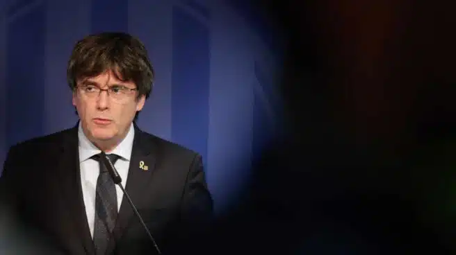 Puigdemont renuncia a liderar la candidatura de JxCat a la Generalitat