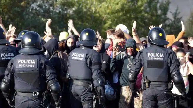 La Generalitat se niega a reforzar el material antidisturbios de los Mossos