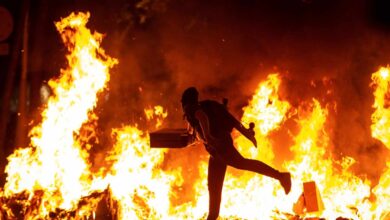 Balance del caos en Cataluña: 72 agentes heridos, 30 detenidos y destrozos urbanos