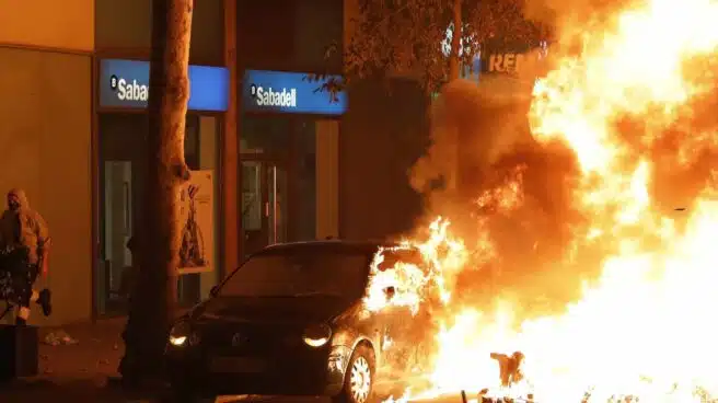 Un detenido por los Mossos por quemar neumáticos en Sant Celoni (Barcelona)