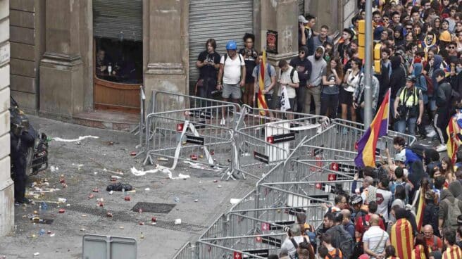 Protestas ante la Jefatura de Policía en Barcelona tras conocerse la sentencia del 'procés'.